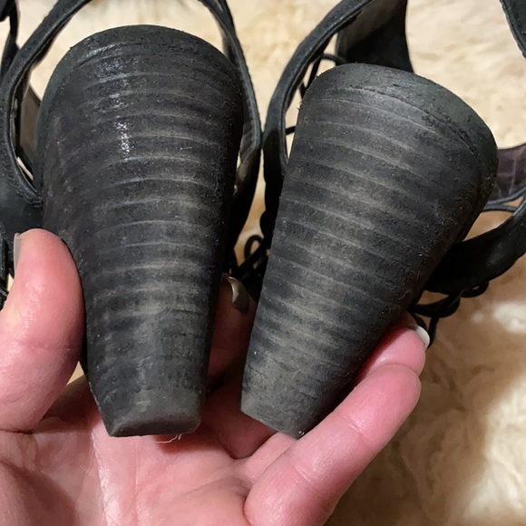 Vince Camuto Leather gladiator shoes - Picture 9 of 10